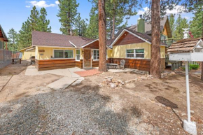 The Petite Cabin - Rustic and Cozy! Perfect place to unwind and relax! Close to Village Big Bear Lake
